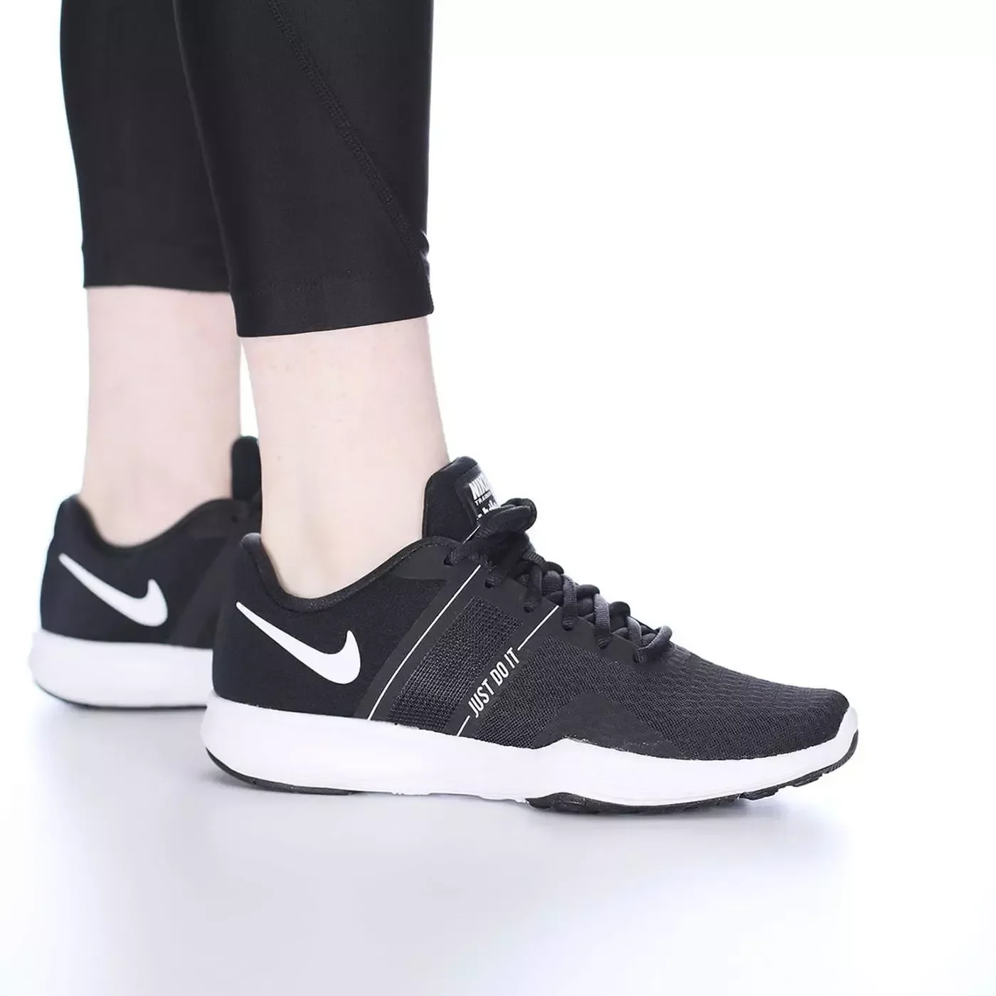WMNS NIKE CITY TRAINER 2 — foto 4
