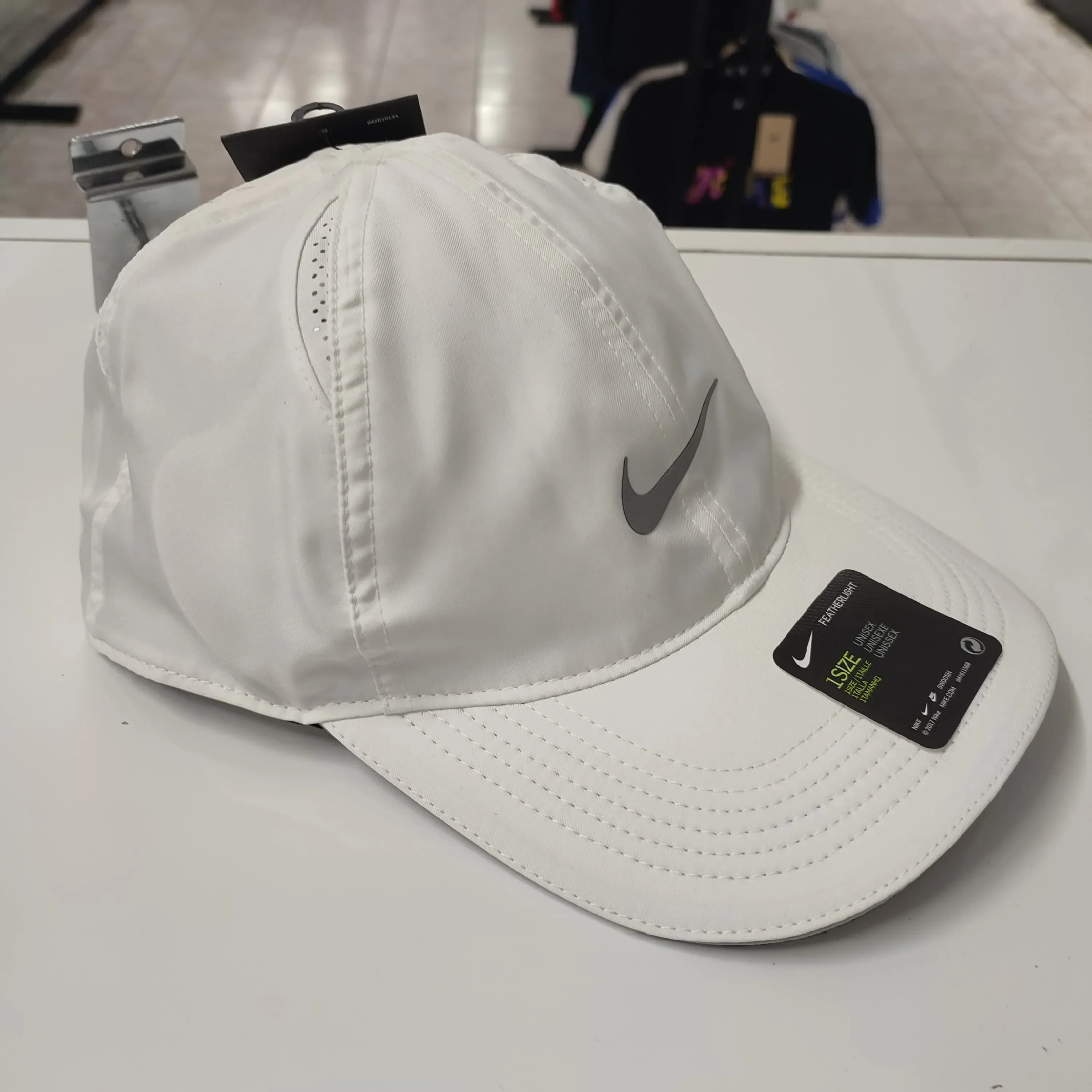 Gorra Nike Featherlight — foto 4