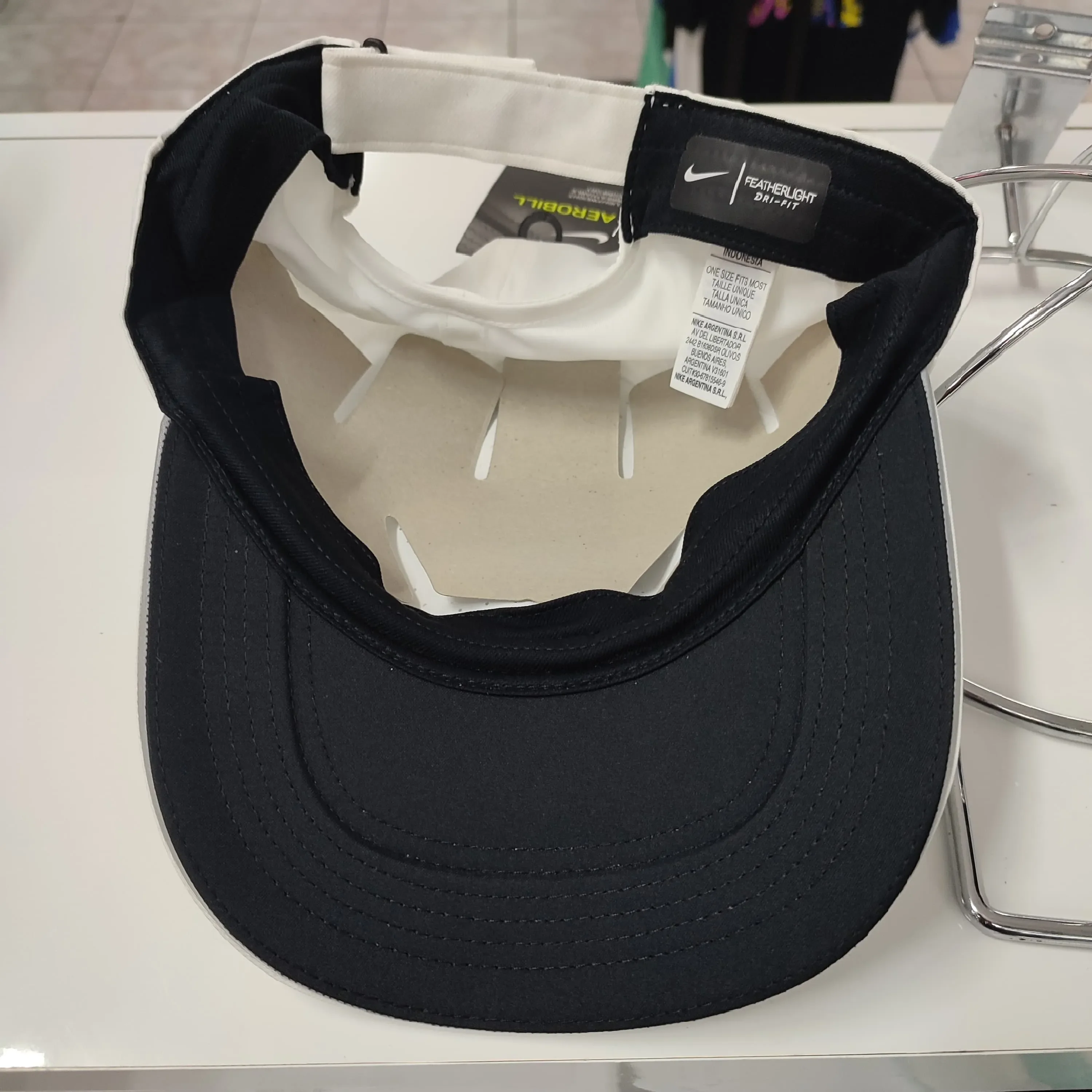 Gorra Nike Featherlight — foto 9