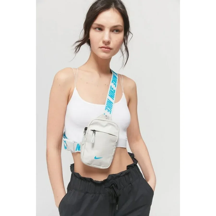 Nike Sportswear Essential Small — foto 7