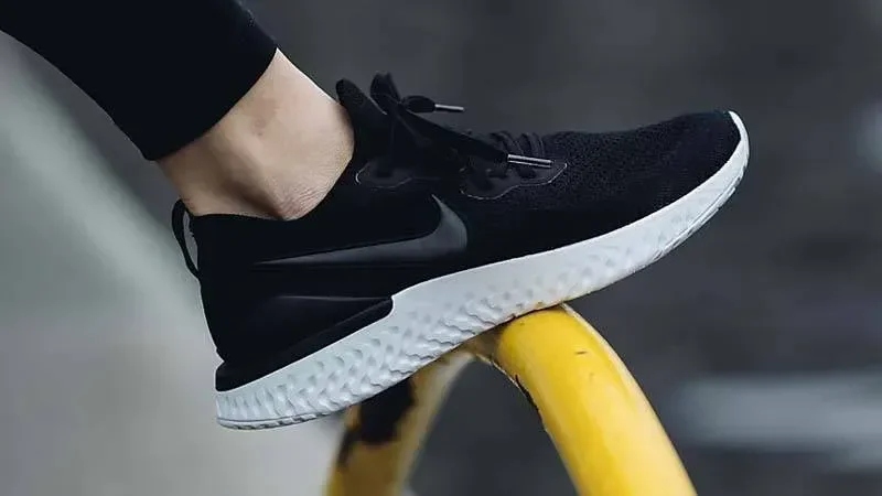 W NIKE EPIC REACT FLYKNIT 2 — foto 2