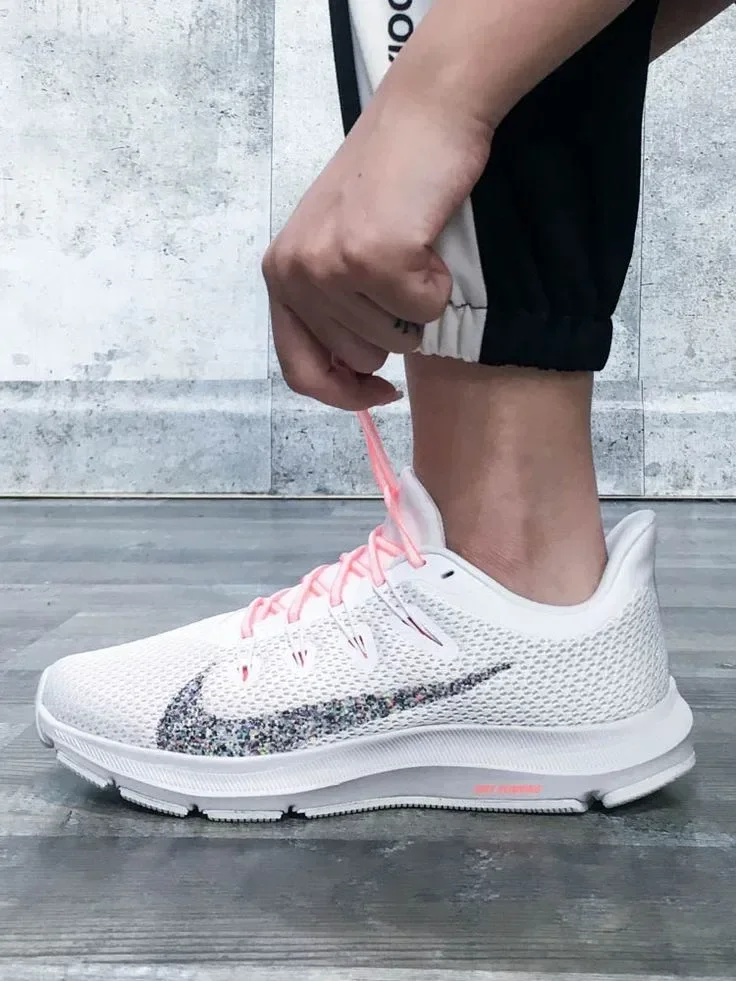 WMNS NIKE QUEST 2 — foto 3