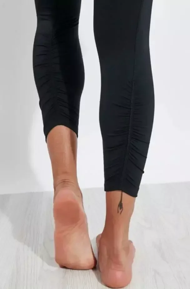 Nike Yoga — foto 3