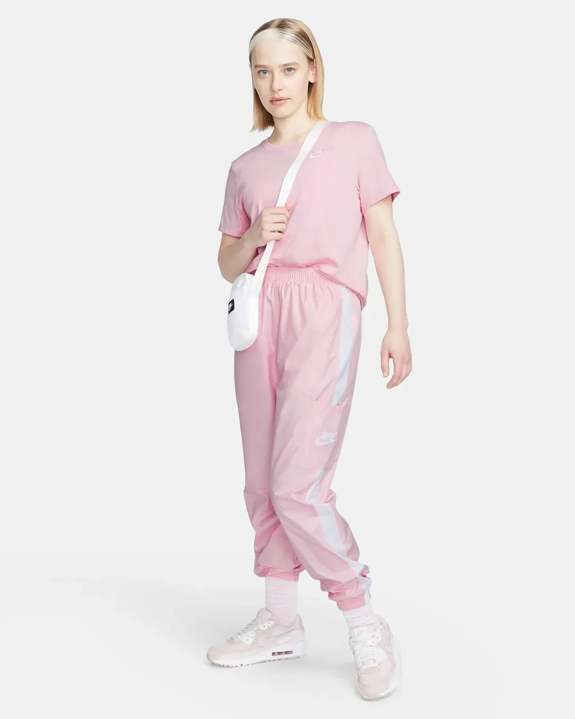 Nike Sportswear
Pants de tejido Woven para mujer — foto 2