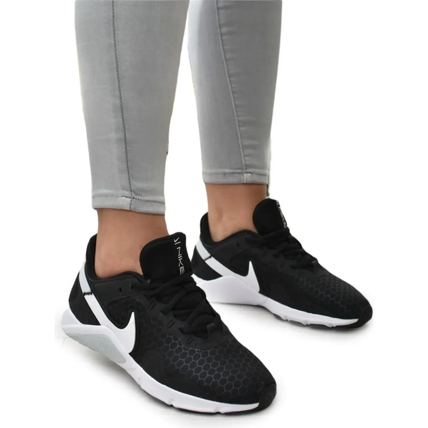 WMNS NIKE LEGEND ESSENTIAL 2 — foto 8