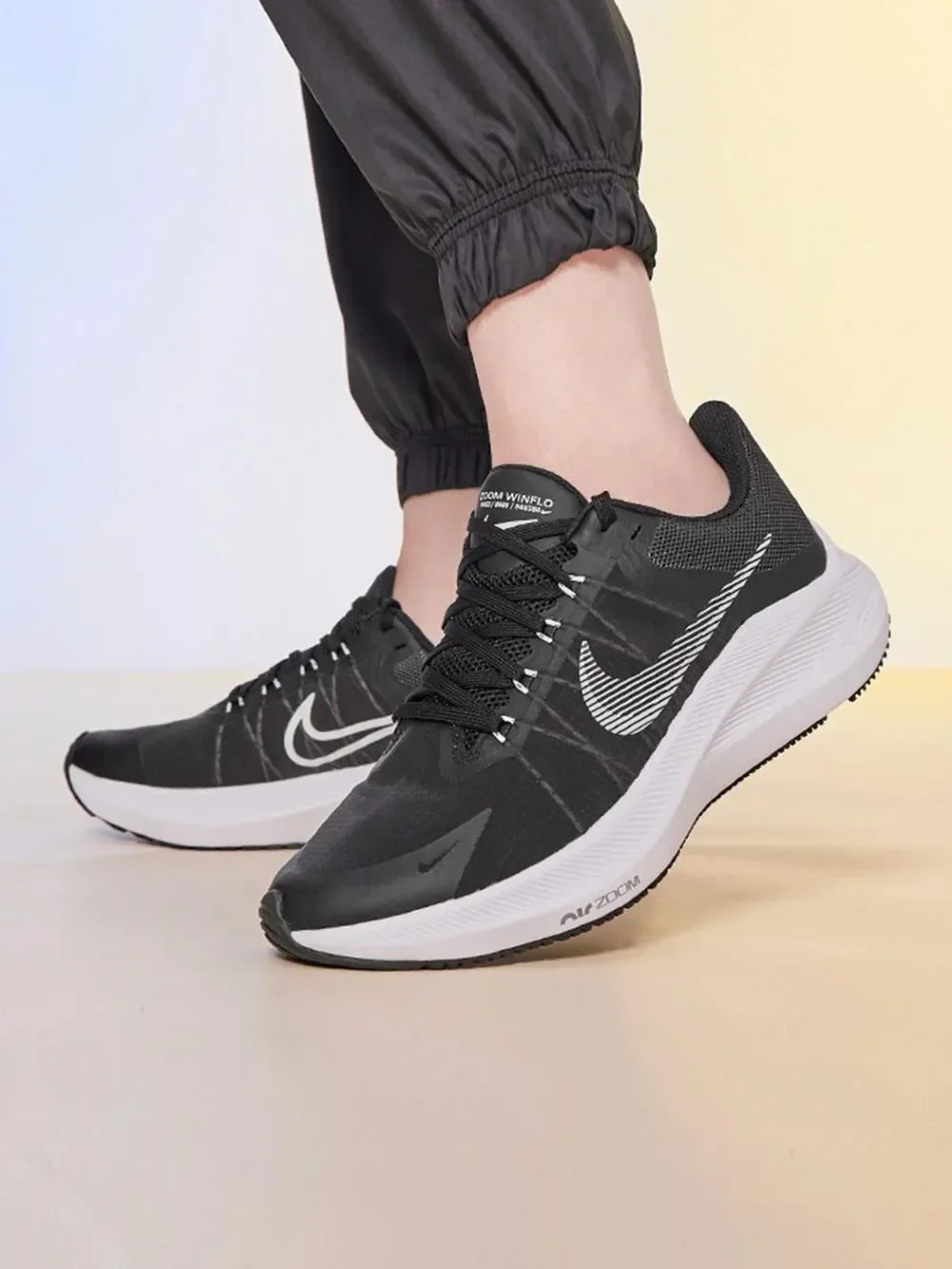 WMNS NIKE ZOOM WINFLO 8 — foto 7