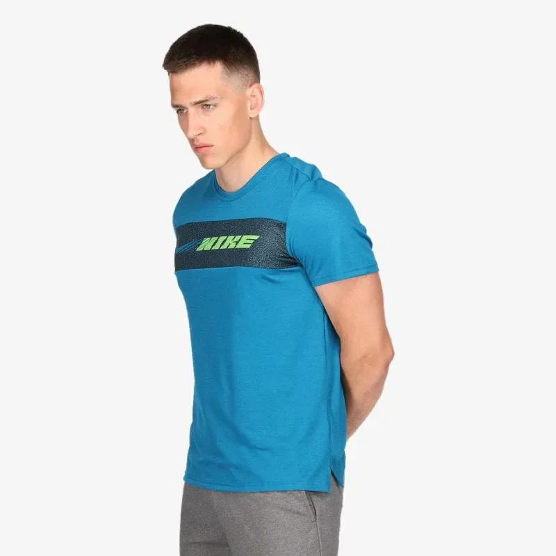 Camiseta Nike M NK DRY SUPERSET SS SC ENERGY — foto 4