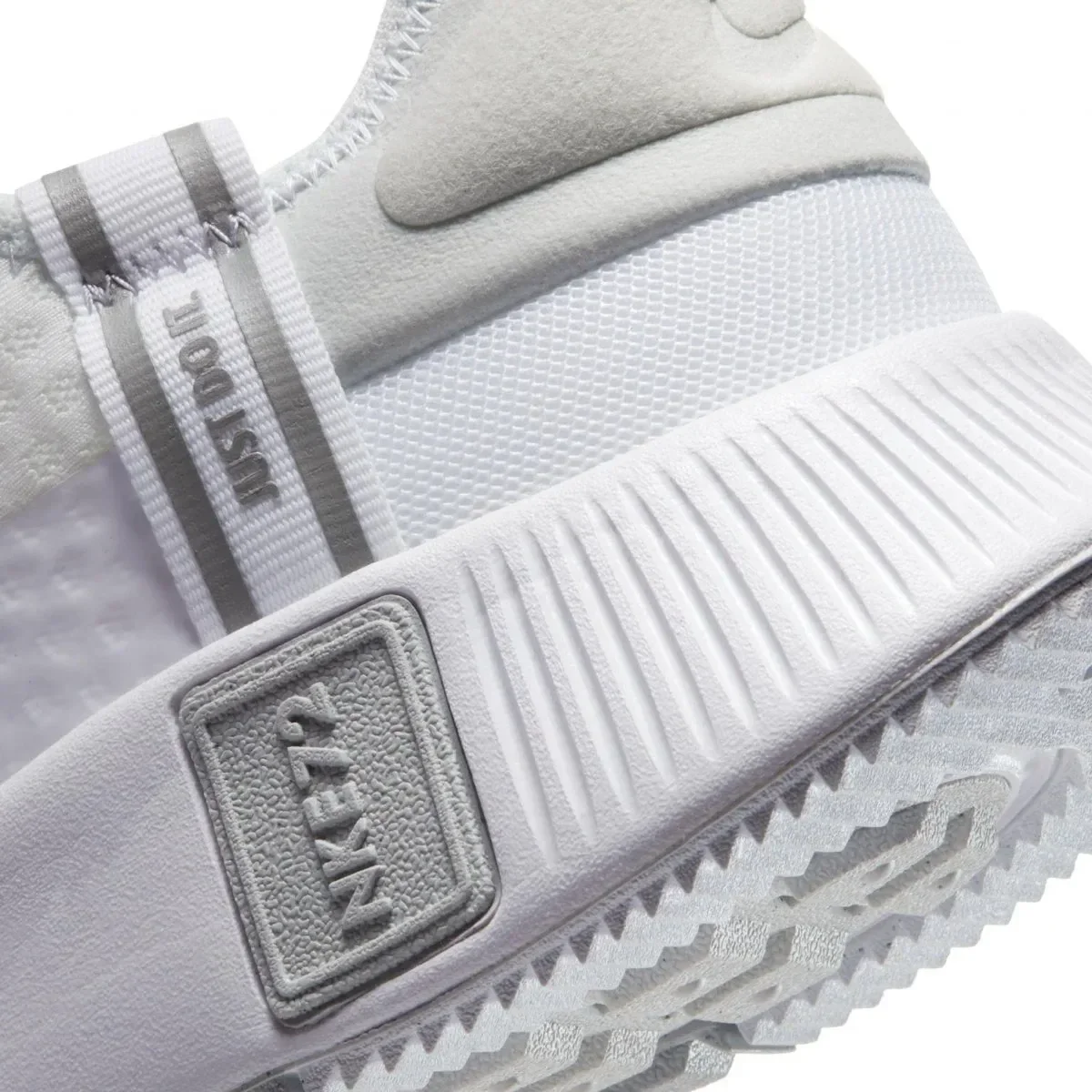 WMNS NIKE REPOSTO — foto 4