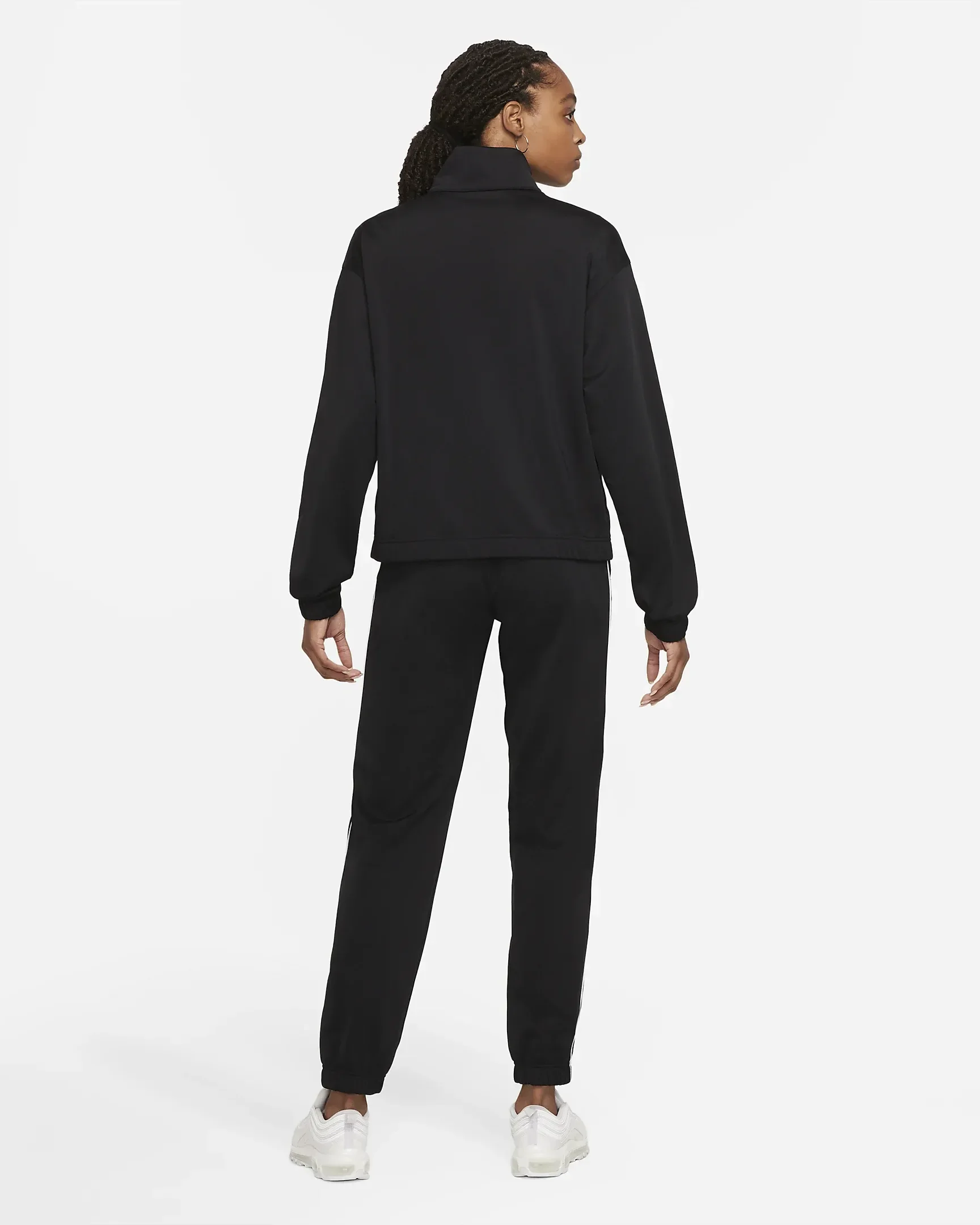 Nike Sportswear
Conjunto ajustado de entrenamiento para mujer — foto 2