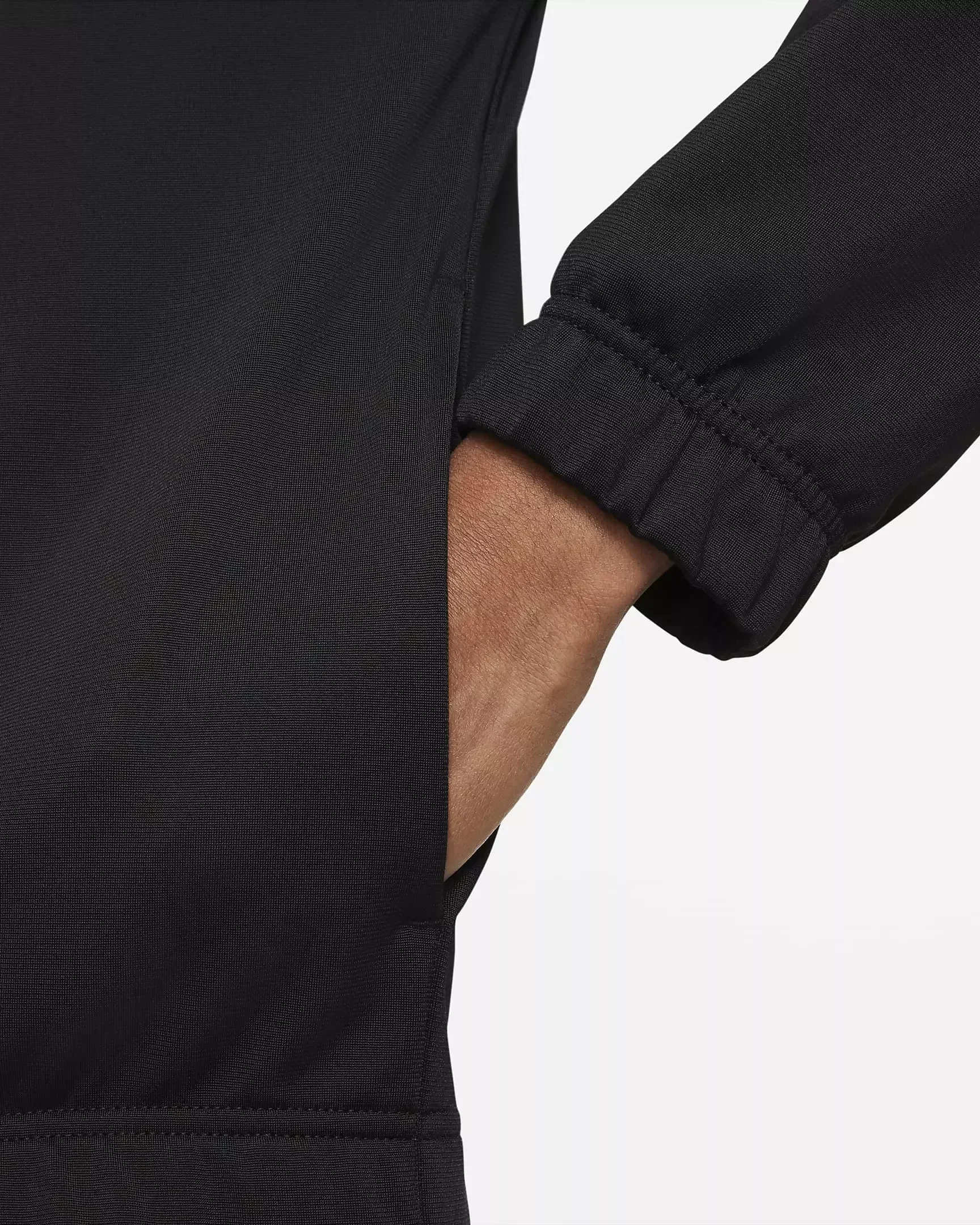 Nike Sportswear
Conjunto ajustado de entrenamiento para mujer — foto 5
