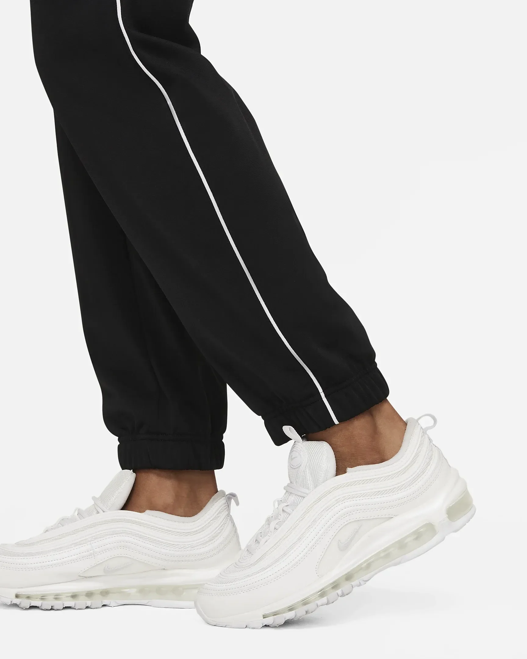 Nike Sportswear
Conjunto ajustado de entrenamiento para mujer — foto 8