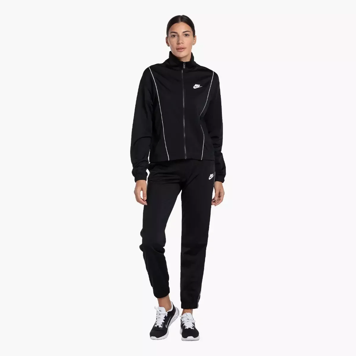Nike Sportswear
Conjunto ajustado de entrenamiento para mujer — foto 9
