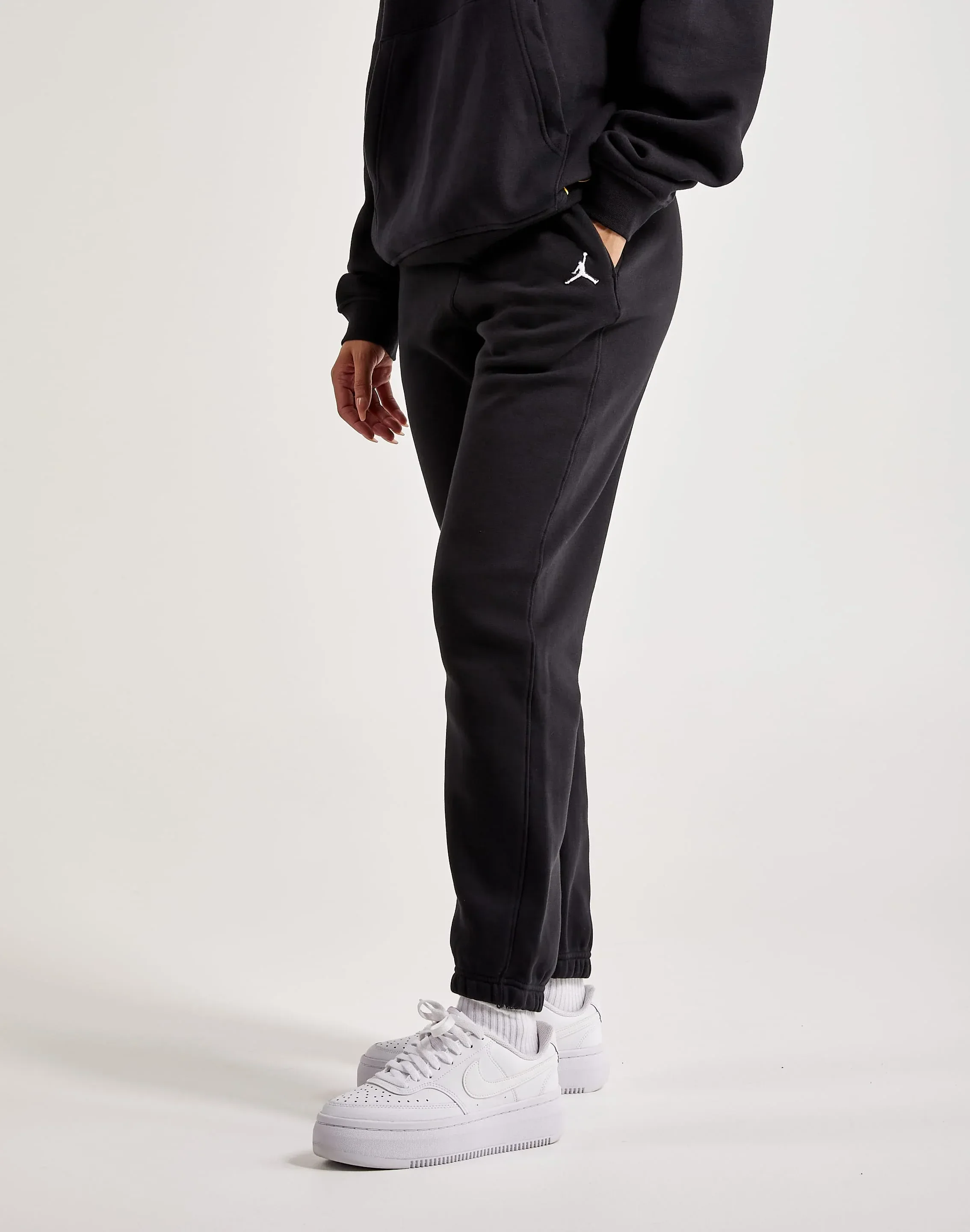 JORDAN ESSENTIAL JOGGERS MUJER — foto 1
