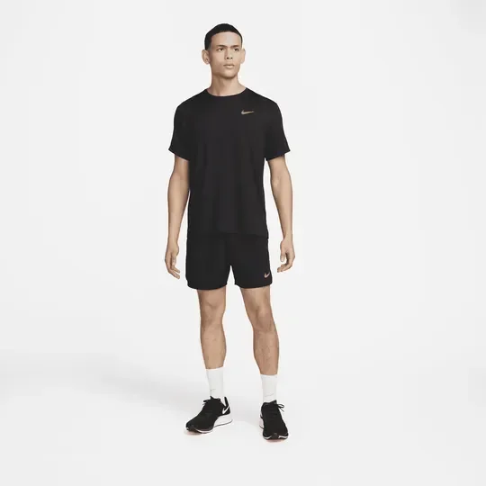 Nike Miler
Camiseta de running de manga corta Dri-FIT UV para hombre — foto 5