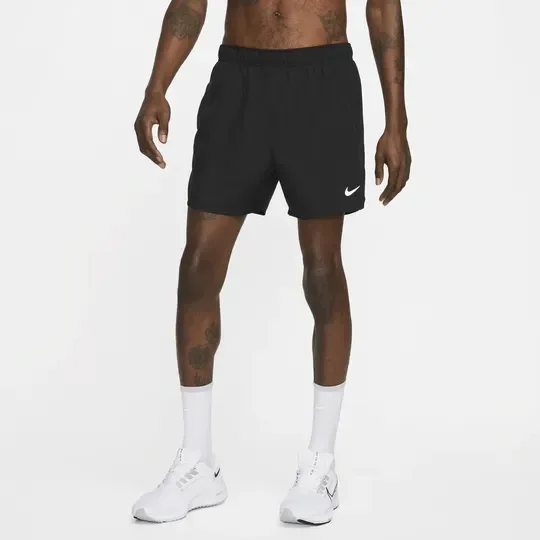 Nike Challenger
Pantalones cortos de running con forro tipo calzoncillo Dri-FIT de 13 cm (aprox.) para hombre — foto 1
