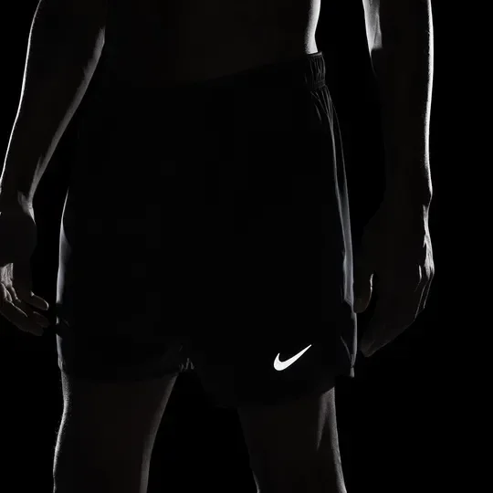 Nike Challenger
Pantalones cortos de running con forro tipo calzoncillo Dri-FIT de 13 cm (aprox.) para hombre — foto 16