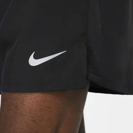 Nike Challenger
Pantalones cortos de running con forro tipo calzoncillo Dri-FIT de 13 cm (aprox.) para hombre — foto 6