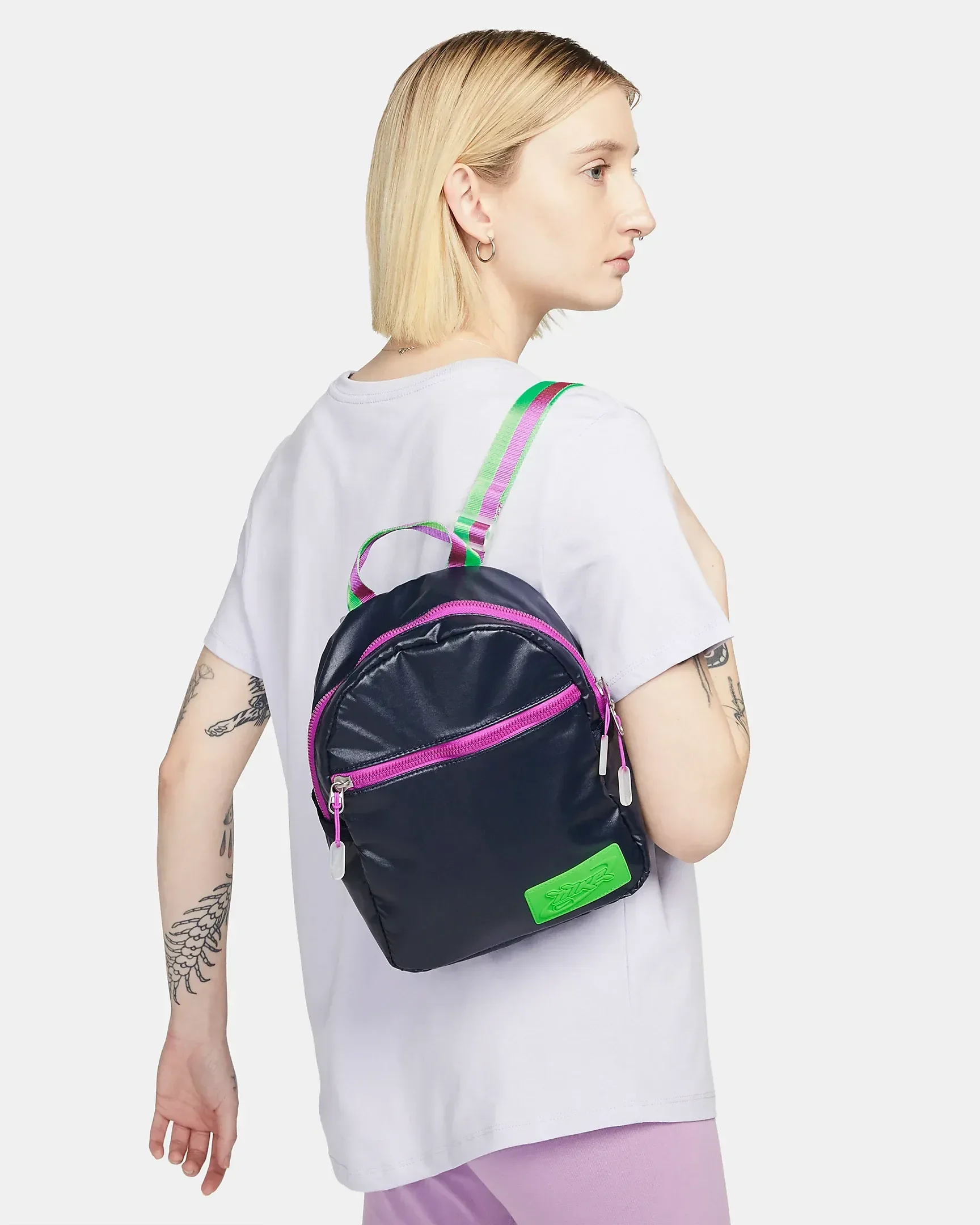 Nike Sportswear Futura 365
Minimochila (6 L) — foto 1