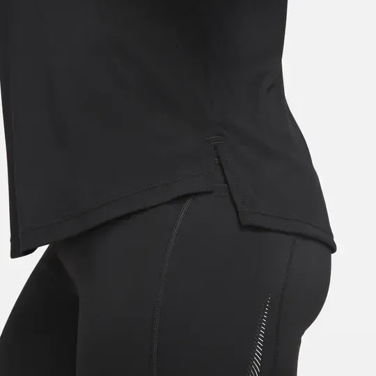 Logotipo Nike Dri-FIT
Camiseta de running de manga corta para mujer — foto 3