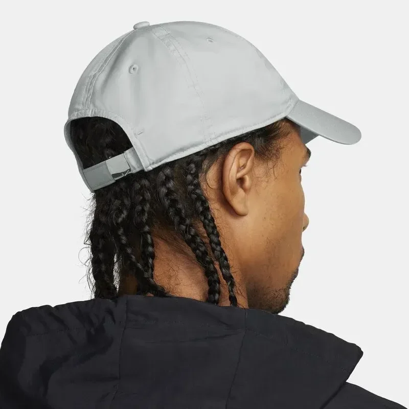 Nike Dri-FIT Club Gorra de metálica sin estructura — foto 3