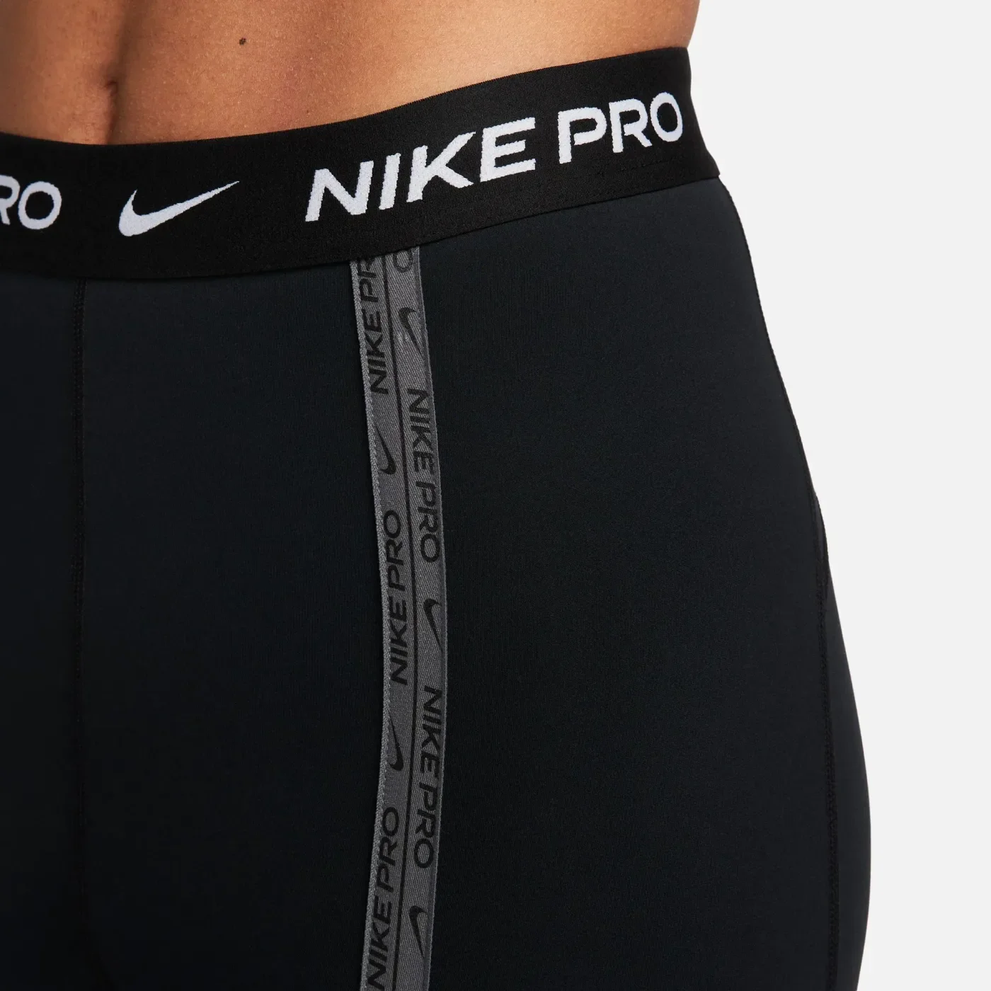 Nike Pro
Leggings de tiro alto de 7/8 para mujer — foto 5