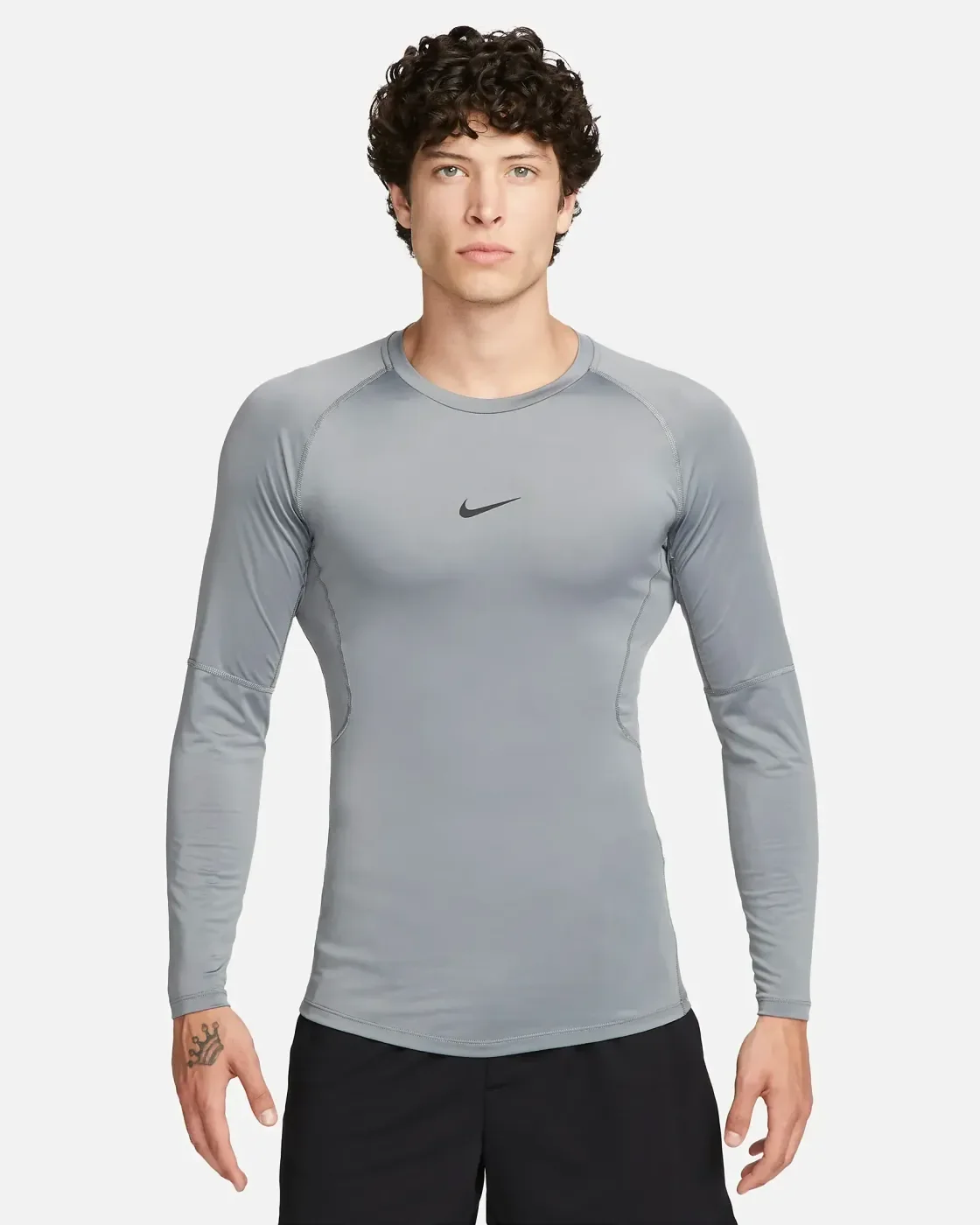 Nike Pro
Camiseta deportiva de manga larga Dri-FIT Tight para hombre