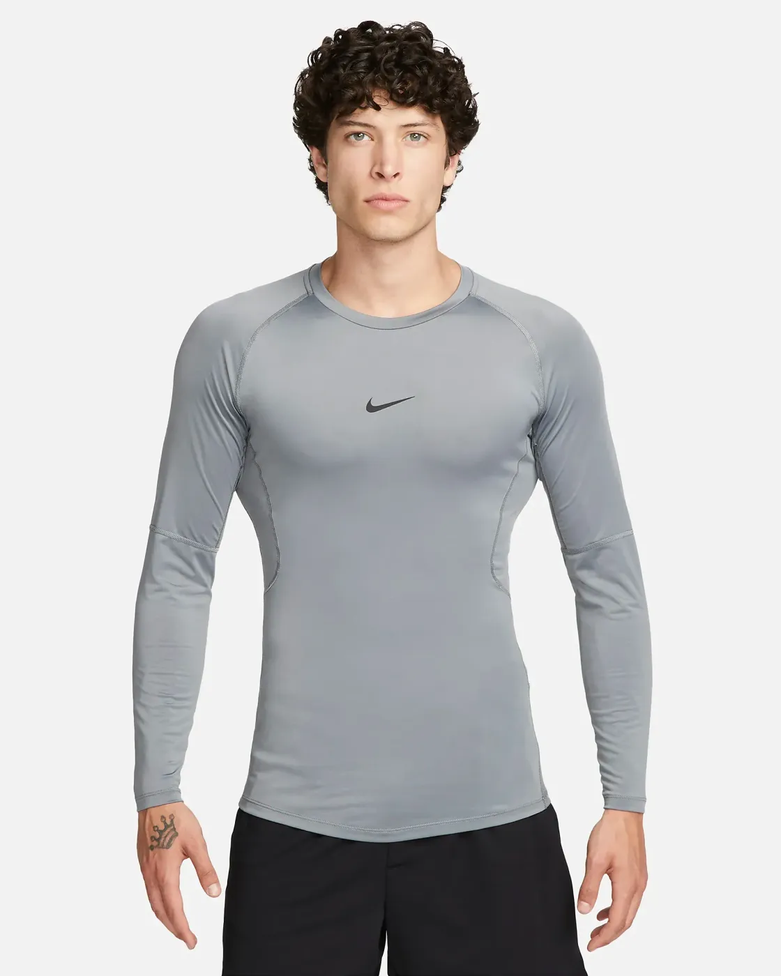 Nike Pro
Camiseta deportiva de manga larga Dri-FIT Tight para hombre