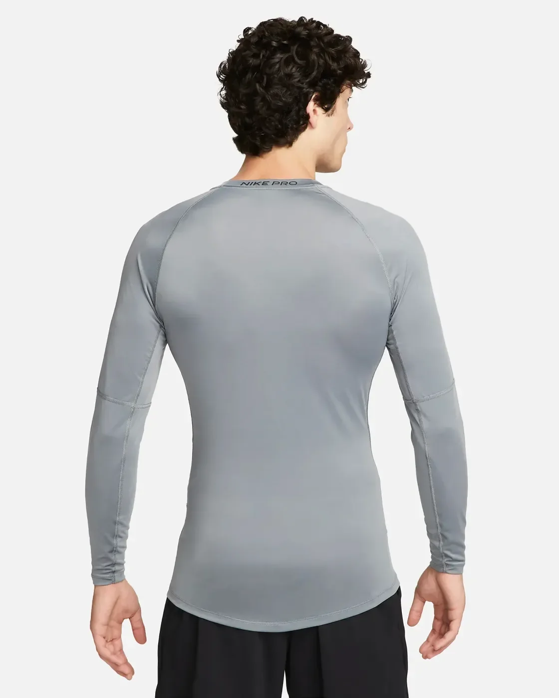 Nike Pro
Camiseta deportiva de manga larga Dri-FIT Tight para hombre — foto 2