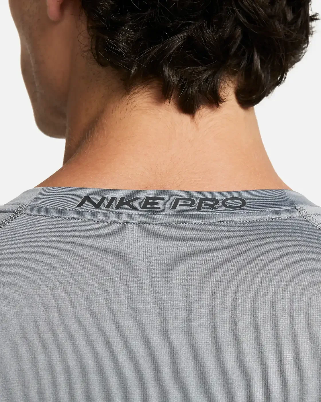 Nike Pro
Camiseta deportiva de manga larga Dri-FIT Tight para hombre — foto 4
