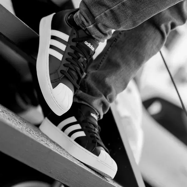 TENIS ADIDAS COURT LOW STREETCHECK CLOUDFOAM — foto 9
