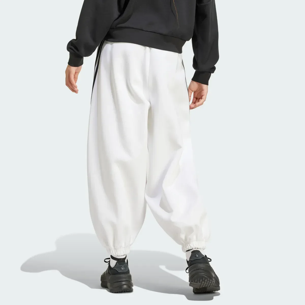 Pantalones Paracaídas de Tres Franjas — foto 2