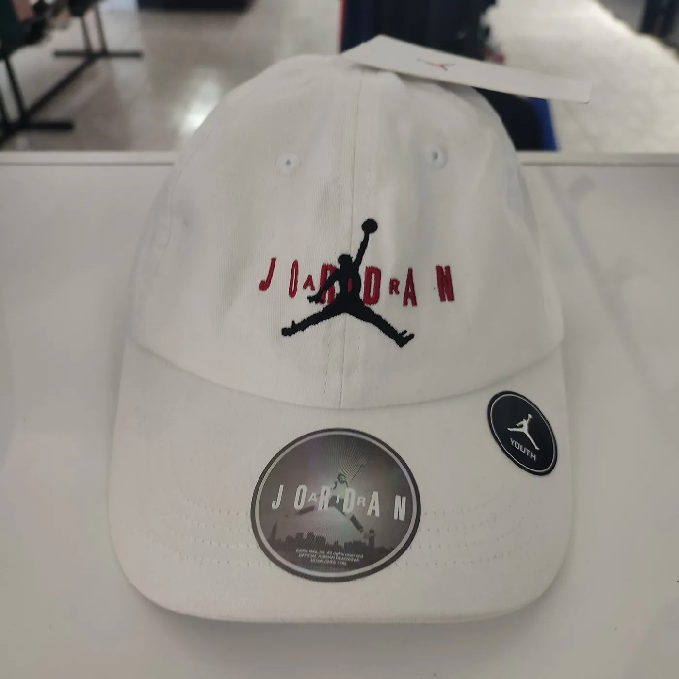 Foto JORDAN JAN CURVE BRIM Youth